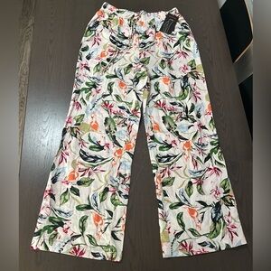 Pants”Briggs” Elastic waist For Wome White Floral-size14 DoesNot Stretch
